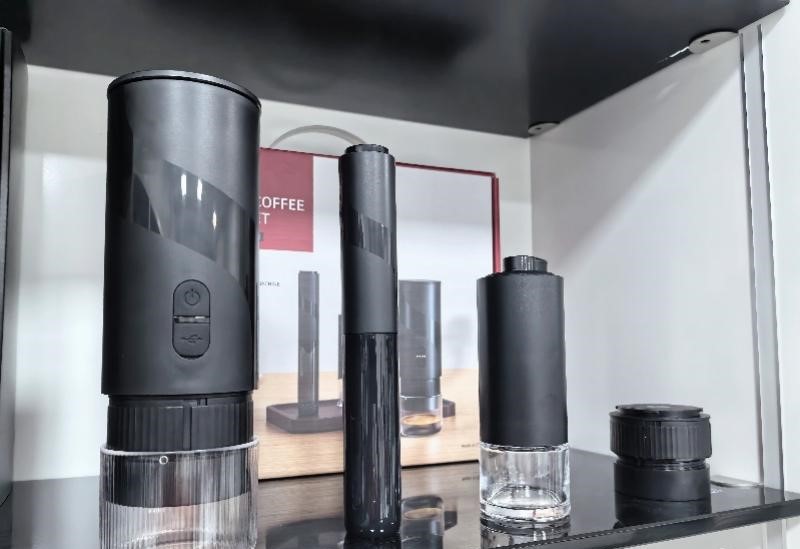 Kelitong portable espresso machine coffee outdoors